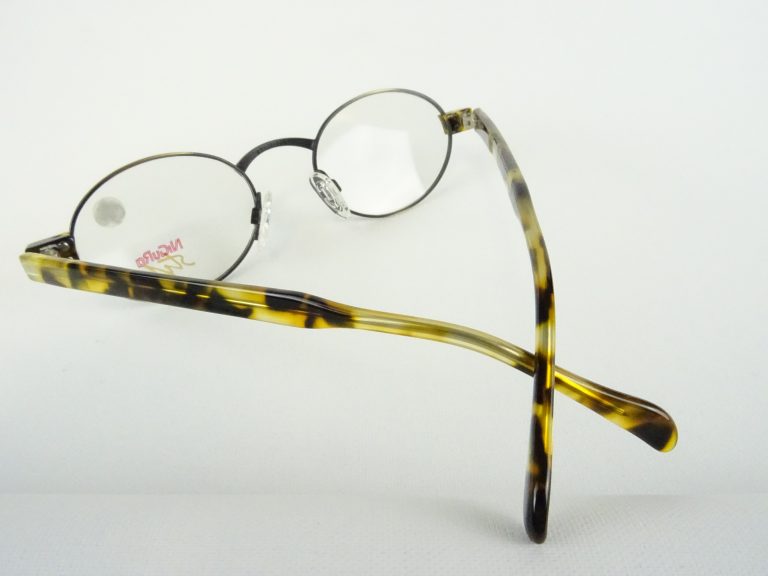 Brillenfassung klassisch oval stabil neutrale Farbe gleitsichtfähig Gr