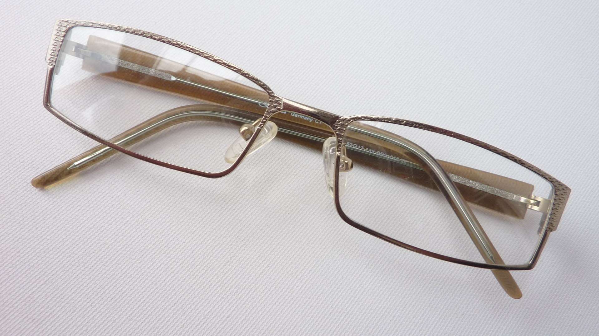 Günstige Herrenfassung Brille Metallgestell mit Kunststoffbügeln