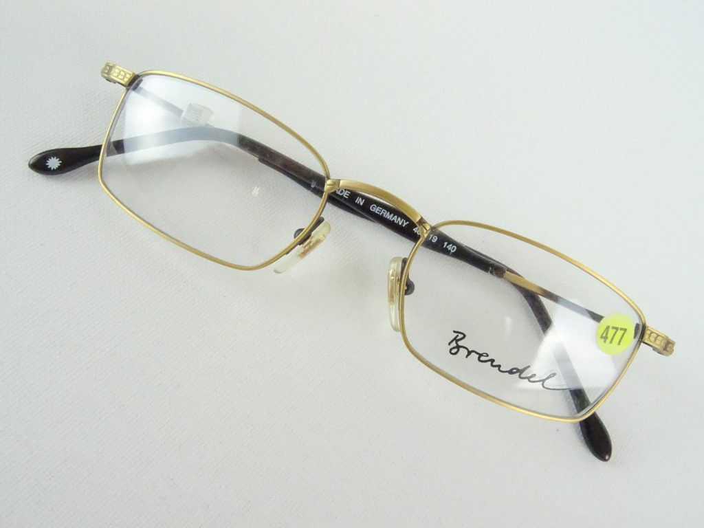 Leichte Brillenfassung für Männer Herrenbrille neutrale Farbe dezent