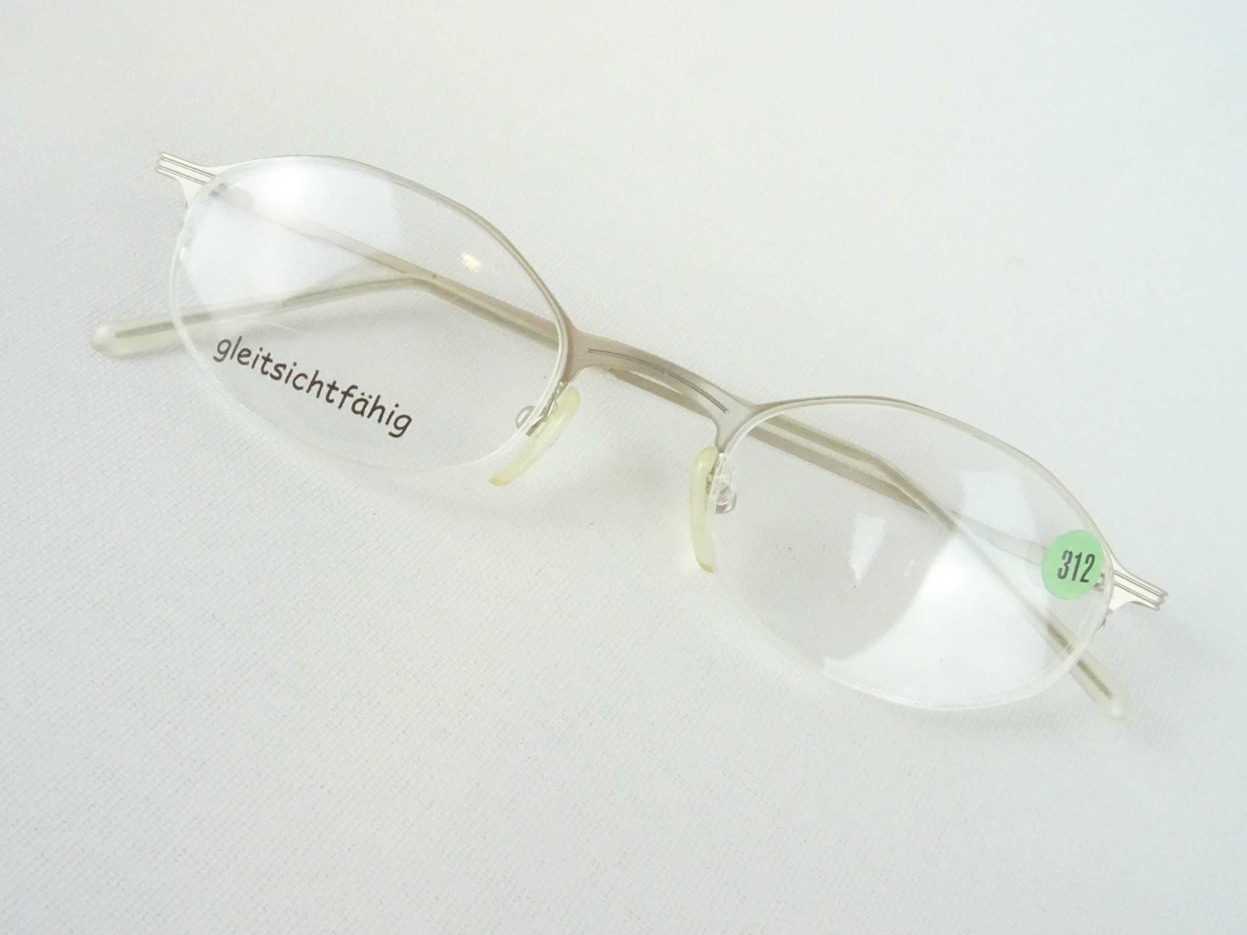 Dezente Brillenfassung Metallbrillen silberfarben extraleicht ohne Unterrand preiswert für